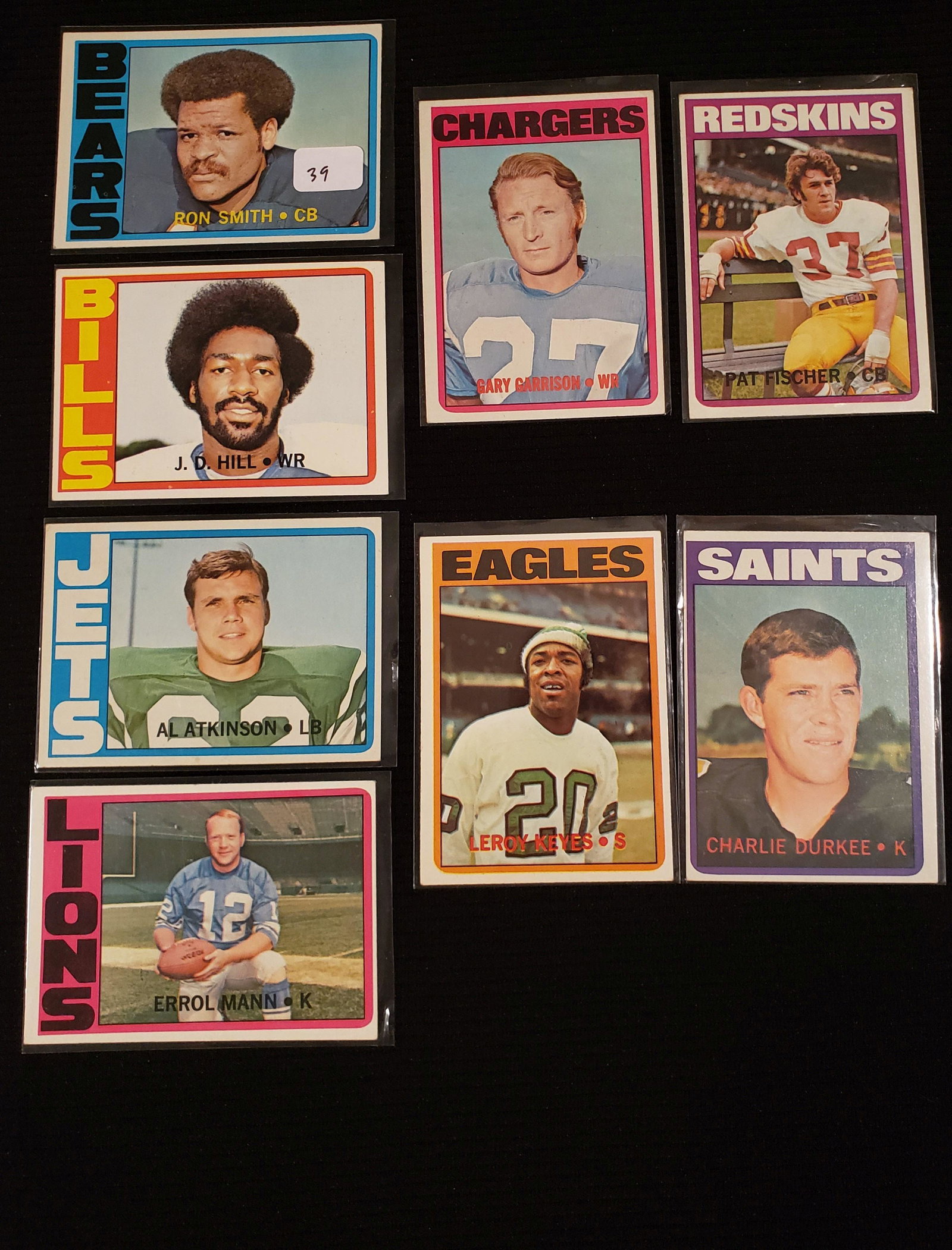 VINTAGE 1972 TOPPS FOOTBALL CARDS: 1972 TOPPS NICE 8 COUNT LOT WITH MOST NRMT RON SMITH BEARS, JD HILL BUFFALO BILLS, ERROL MANN LIONS