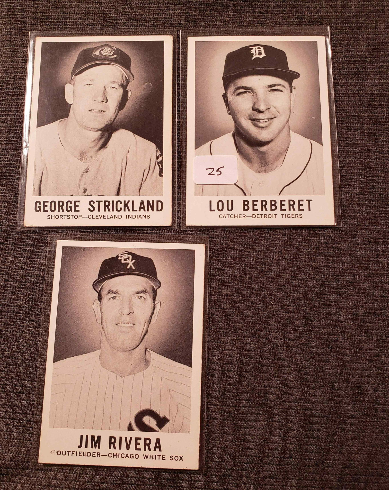 1960 LEAF B&W BASEBALL CARDS: LOT OF 3 VINTAGE LEAF GUM B&W CARDS #24, 30, 55