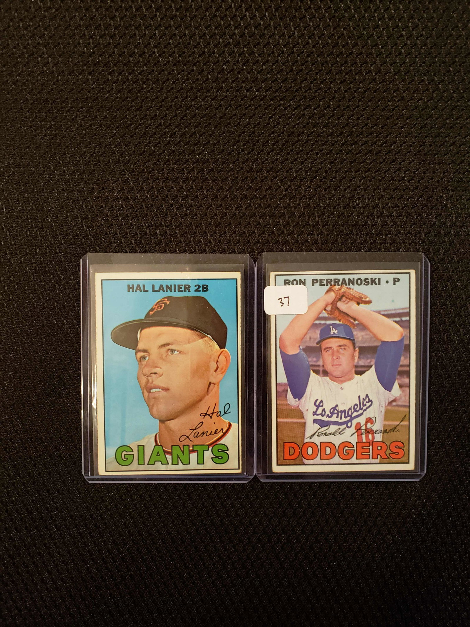 LOT OF 2 1967 TOPPS BASEBALL CARDS EX+: LA DODGER RON PERRANOSKI #197 AND SF GIANTS HAL LANIER #4