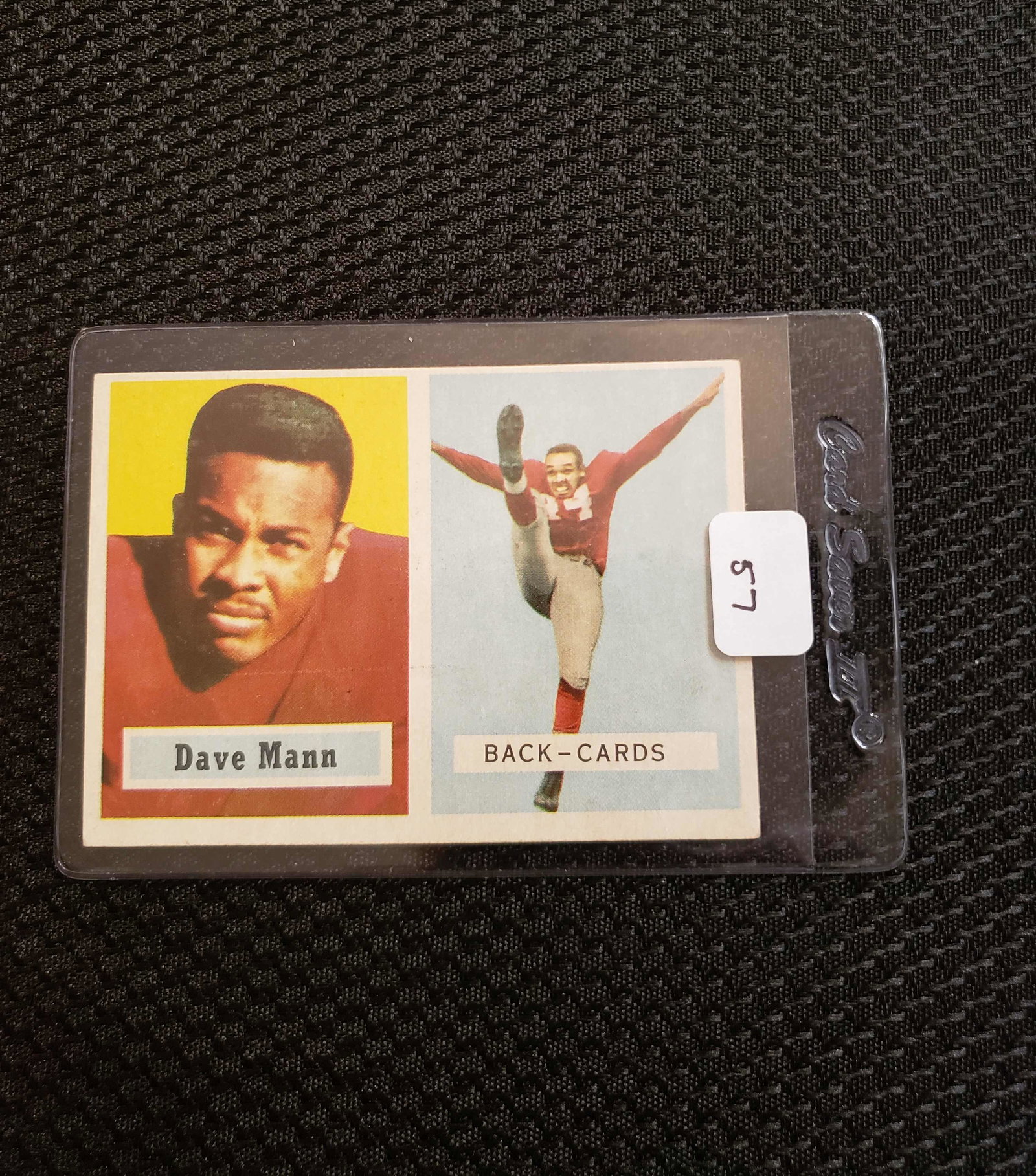 1957 TOPPS FOOTBALL #50 DAVE MANN CHI. CARDINALS: 1957 TOPPS FOOTBALL #50 DAVE MANN CHI. CARDINALS