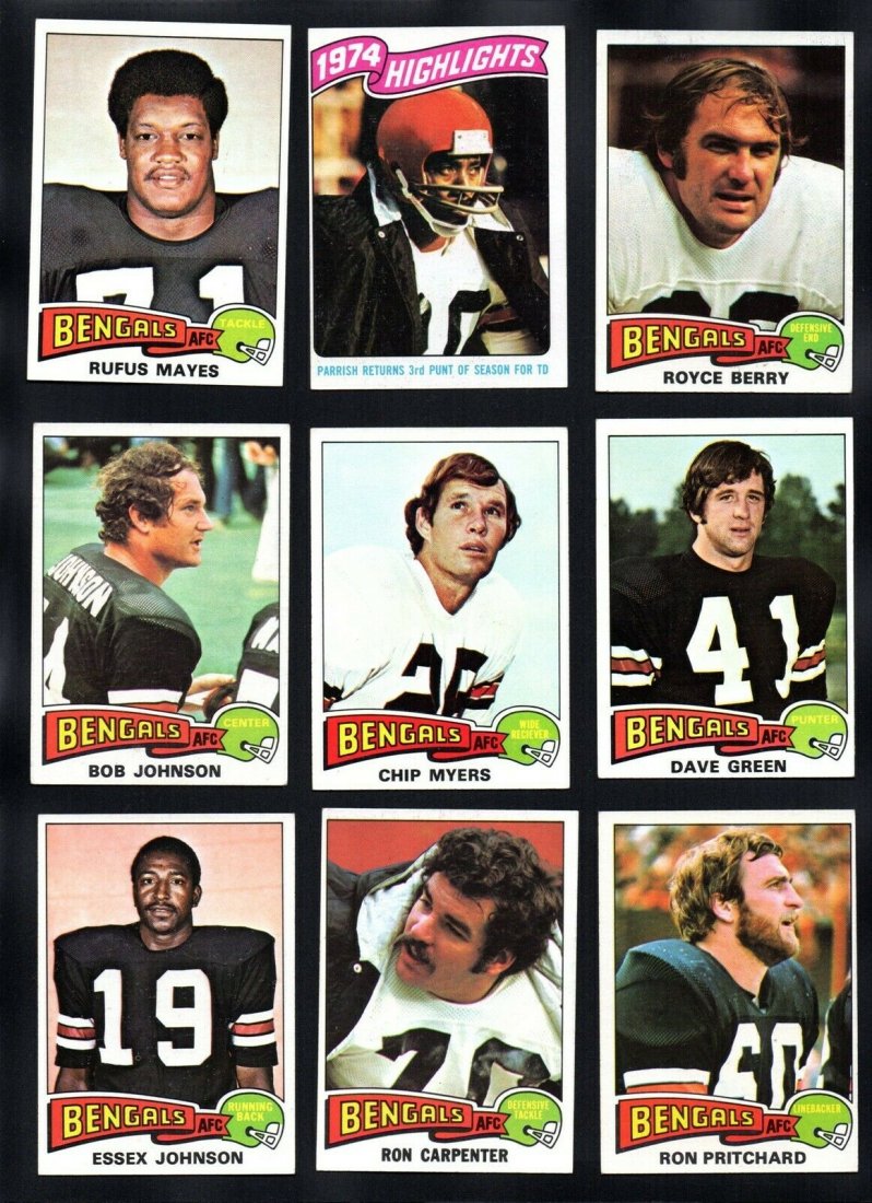 VINTAGE CINCINNATI BENGALS FOOTBALL CARDS (1 of 1)