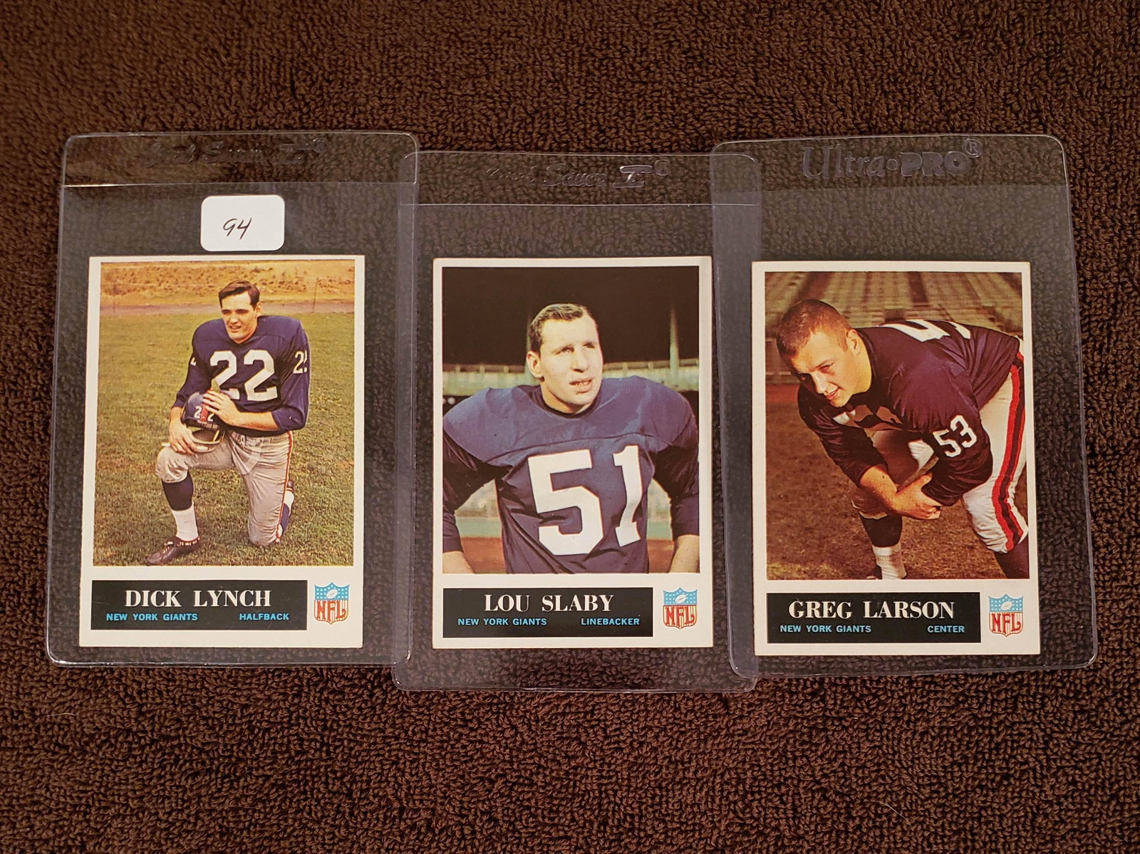 1965 PHILADELPHIA GUM CO. NY GIANTS VINTAGE FOOTBALL: HIGHER GRADE VINTAGE FOOTBALL CARDS #118, 119, 121