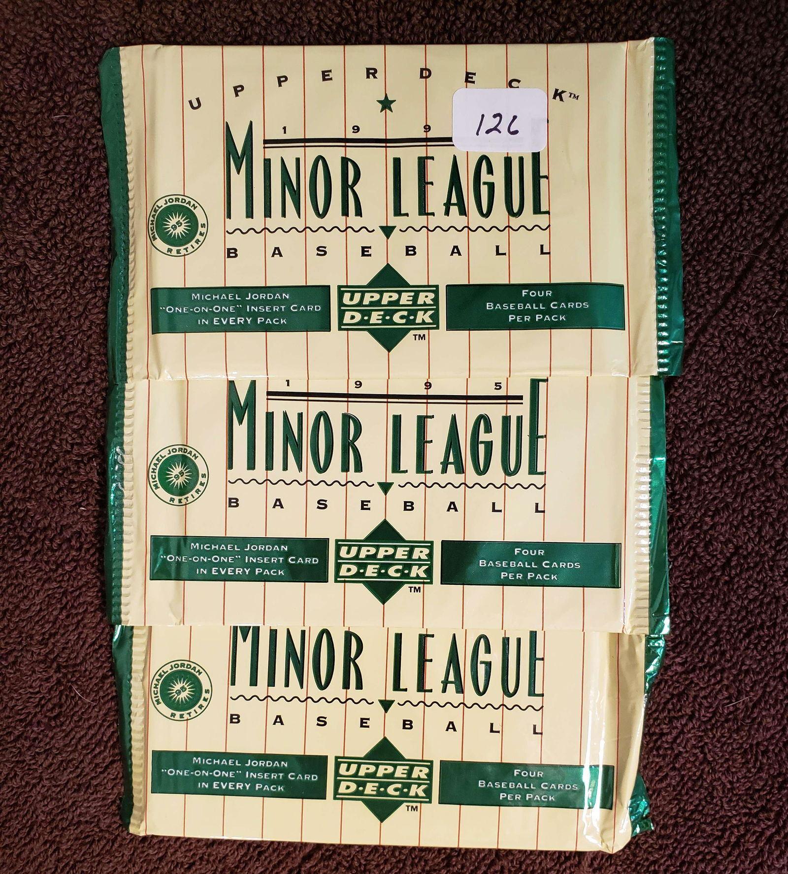 1995 UPPER DECK MINOR LEAGUE BASEBALL WITH MICHAEL: MICHAEL JORDAN 1 ON 1 BASEBALL INSERT/SUB-SET CARD IN EVERY PACK