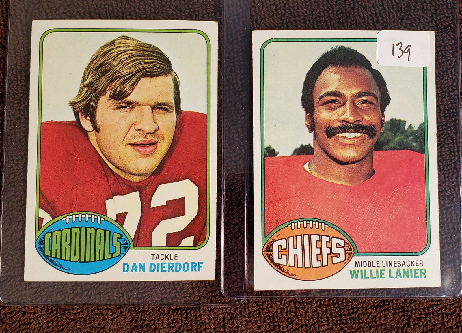VINTAGE OAKLAND RAIDERS HALL OF FAMERS FOOTBALL CARDS: 1976 TOPPS # 24 WILLIE LANIER NFL HOF, #326 DAN DIERDORFF NFL HOF