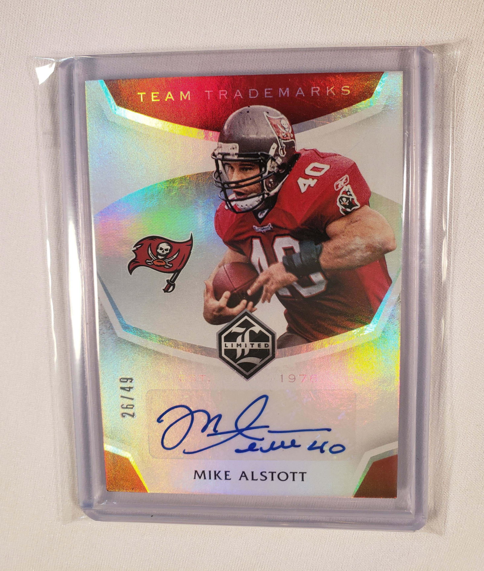 MIKE ALSTOTT TAMPA BAY BUCCANEERS #'D AUTOGRAPH CARD: 2019 PANINI LIMITED TEAM TRADEMARKS LEGENDS SIGNATURE CARD TAMPA BAY BUCCANEERS FANS ARE TRENDING UP UP UP WITH THE G.O.A.T IN TOWN AND GRONK PARKING THE PARTY BUS FOR A COMEBACK.