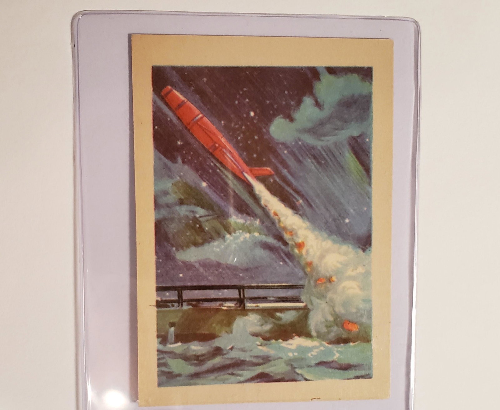 HIGH GRADE 1956 ADVENTURE GUM TRADING CARD: NAVY REGULUS Card #25