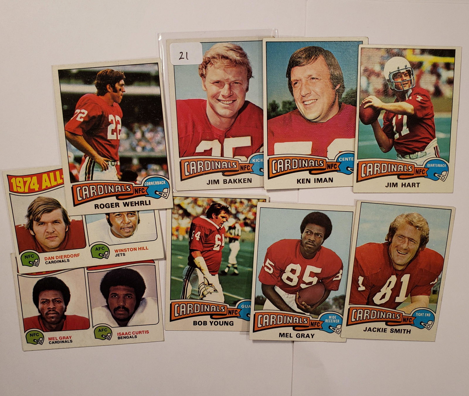 LOT OF 1975 TOPPS ST. LOUIS CARD FOOTBALL CARDS: NEAR MINT LOT OF 8 CARDS #510 NIM HART, 14 JACKIE SMITH HOF, 403 ROGER WEHRLI HOF, #40, 72, 99, 206, 211, 377