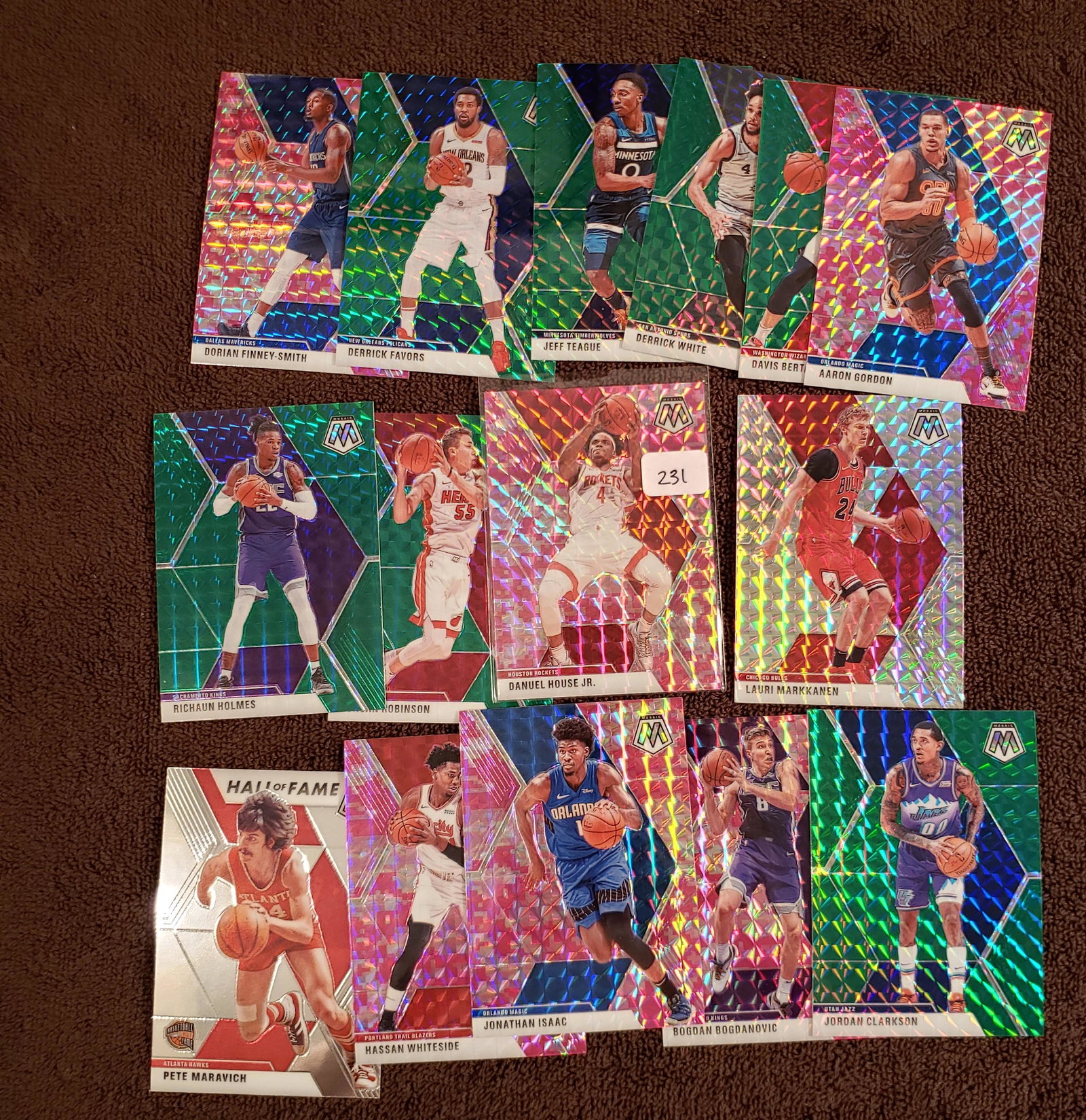 LOT OF 15 PANINI MOSAIC BASKETBALL INSERTS HALL OF: AARON GORDON, PETE MARAVICH