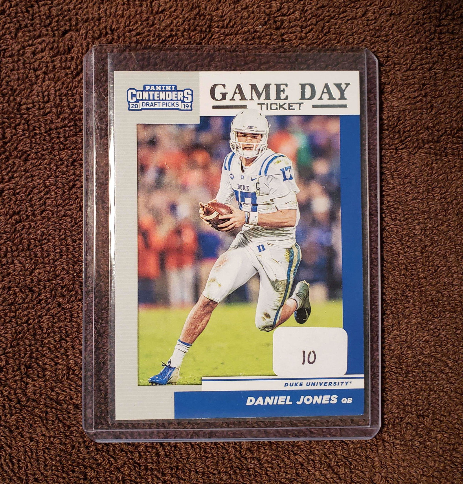 2020 PANINI CONTENDERS DANIEL JONES ROOKIE CARD: 2020 PANINI CONTENDERS DANIEL JONES ROOKIE CARD