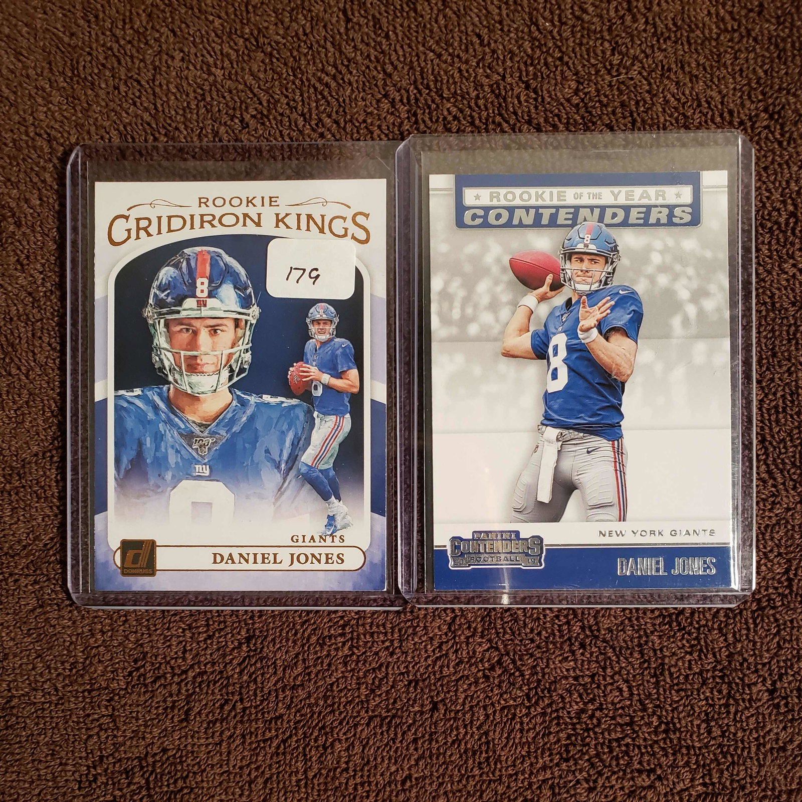 LOT OF 2 DANIEL JONES ROOKIE CARDS: LOT OF 2 DANIEL JONES ROOKIE CARDS