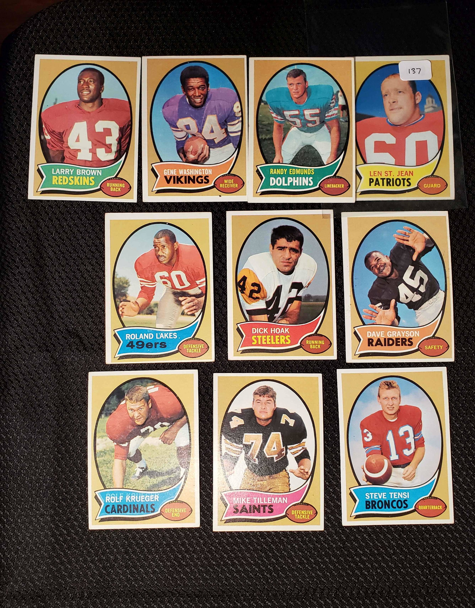 LOT OF 10 1970 TOPPS FOOTBALL CARDS WITH STARS AND: NICE LOT IN VGEX-EX COND. WITH LARRY BROWN HOF, GENE WASHINGTON, DICK HOAK