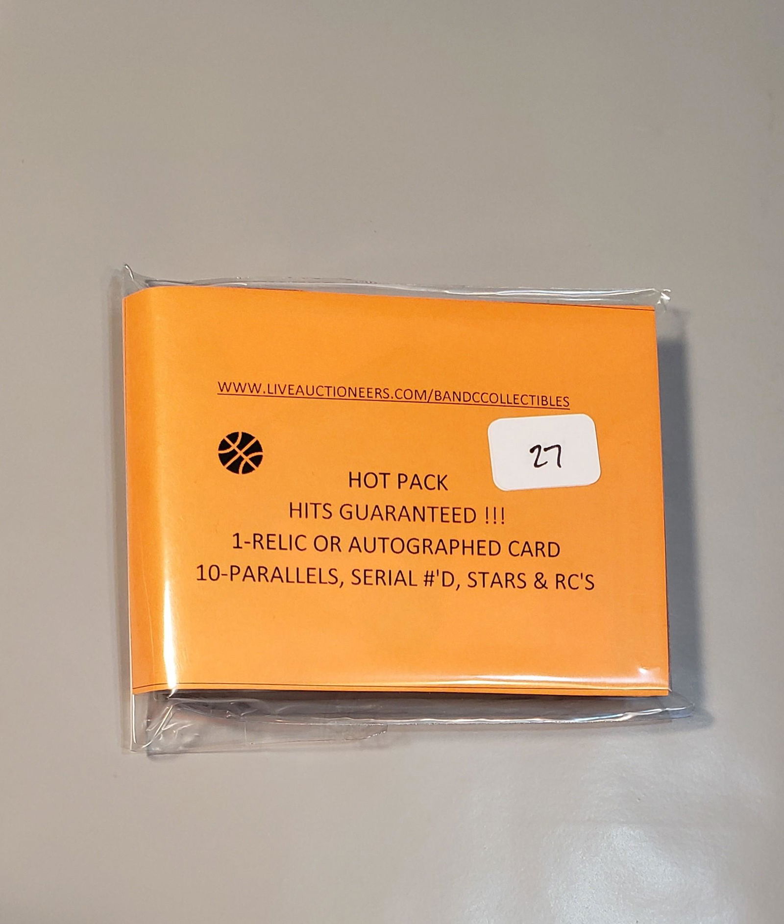 BASKETBALL HOT PACK WITH A RELIC AND/OR AUTO (1 of 1)