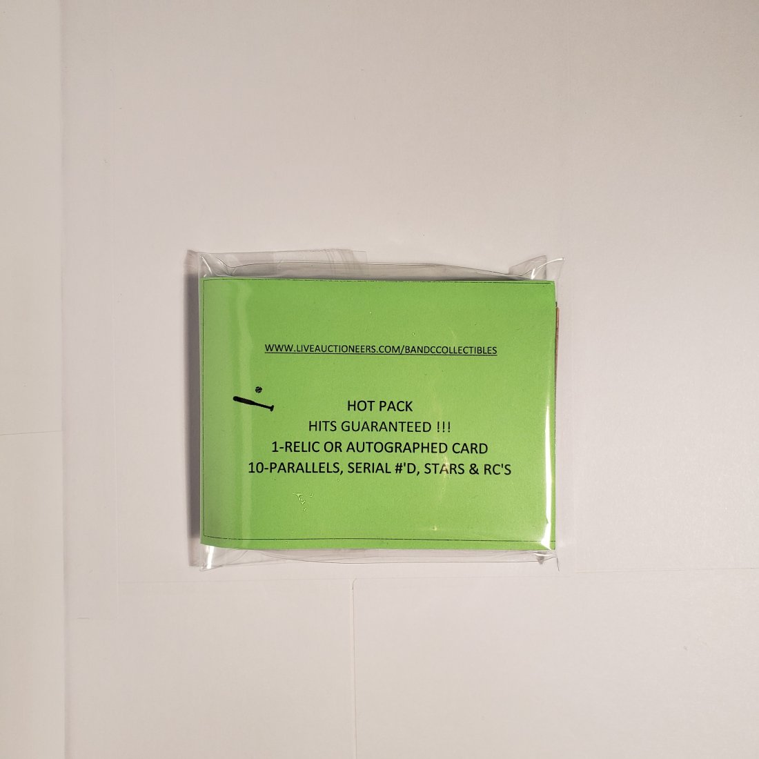 BASEBALL HOT PACK WITH AUTOS OR RELICS IN EVERY PACK (1 of 1)