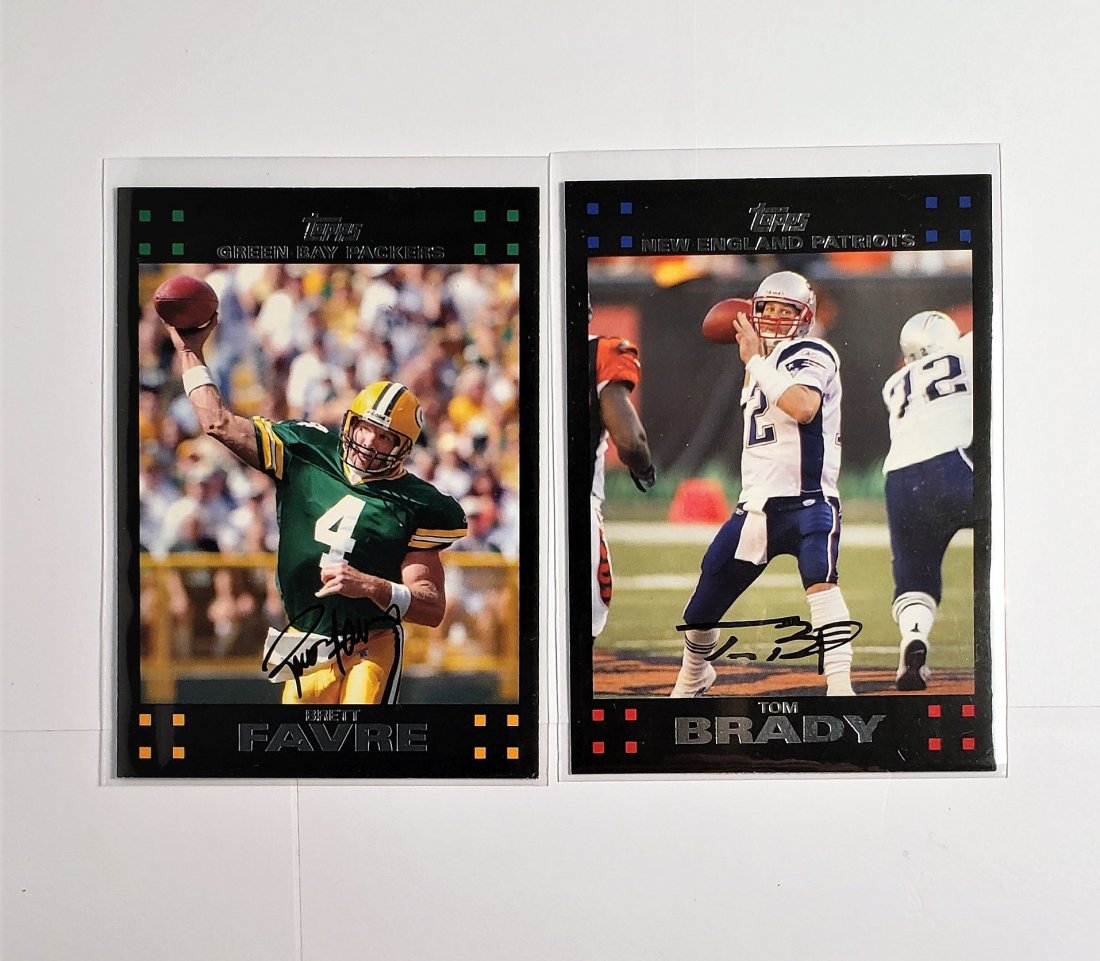 2007 TOPPS FOOTBALL BRETT FAVRE AND TOM BRADY MINT (1 of 1)