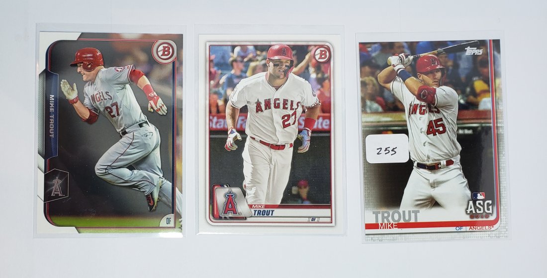LOT OF 3 MIKE TROUT BASEBALL CARDS (1 of 1)