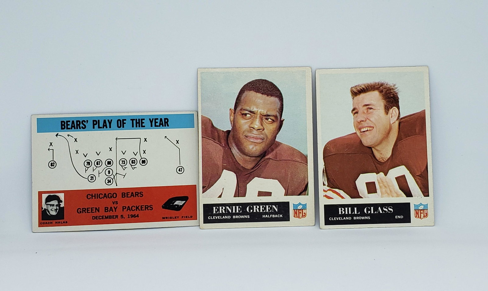 VINTAGE PHILADELPHIA BRAND FOOTBALL CARDS: CHICAGO BEAR COACH GEORGE HALAS PLAY OF THE YEAR