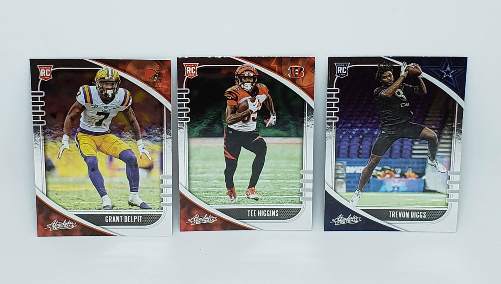 LOT OF 3 FOOTBAL ROOKIES CARDS: TREVON DIGGS AND TEE HIGGINS