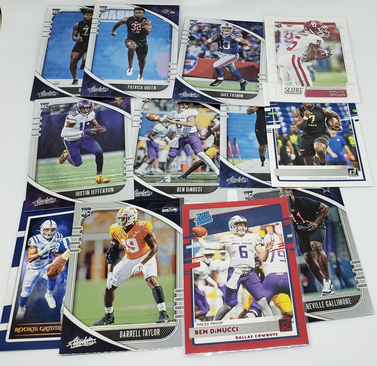 LOT OF 11 ROOKIE FOOTBALL CARDS: JUSTIN JEFFERSON VIKINGS, MARQUISE BROWN, ETC