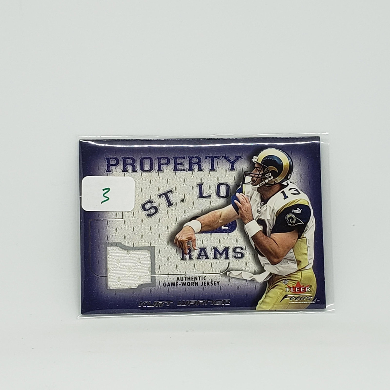 KURT WARNER HALL OF FAMER GU JERSEY CARD: 2001 FLEER FOCUS HALL OF FAMER KURT WARNER JERSEY CARD