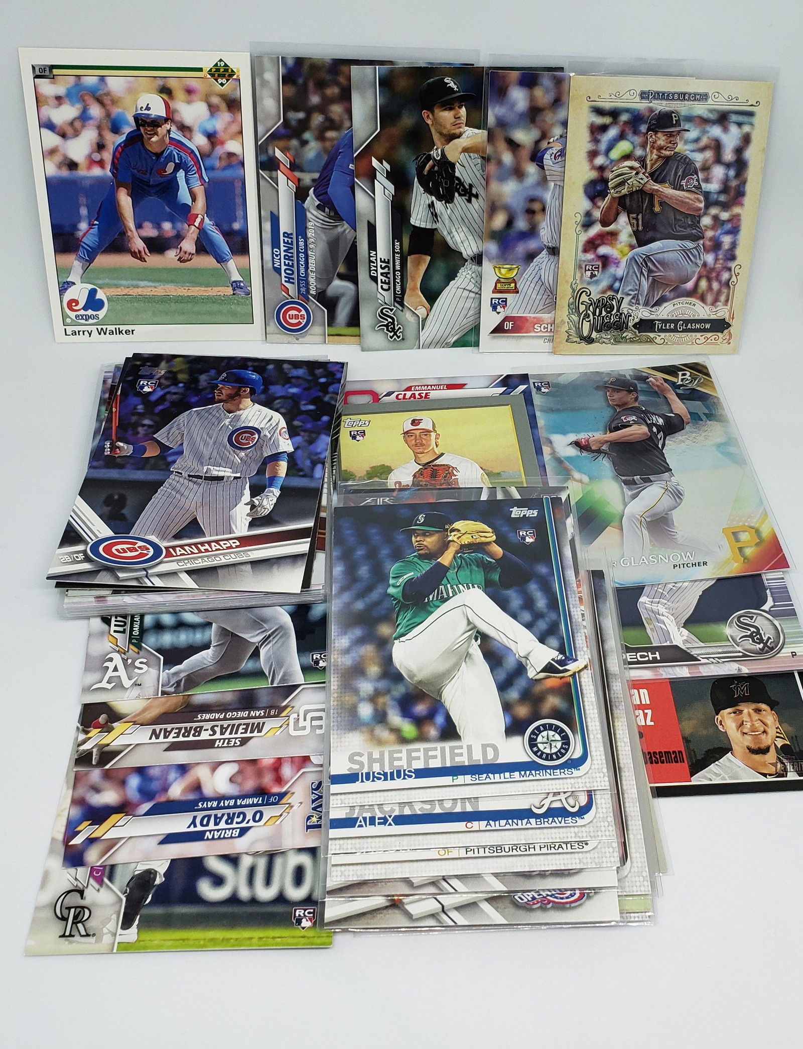 LOT OF 50 ASSORTED ROOKIE BASEBALL CARDS (1 of 3)