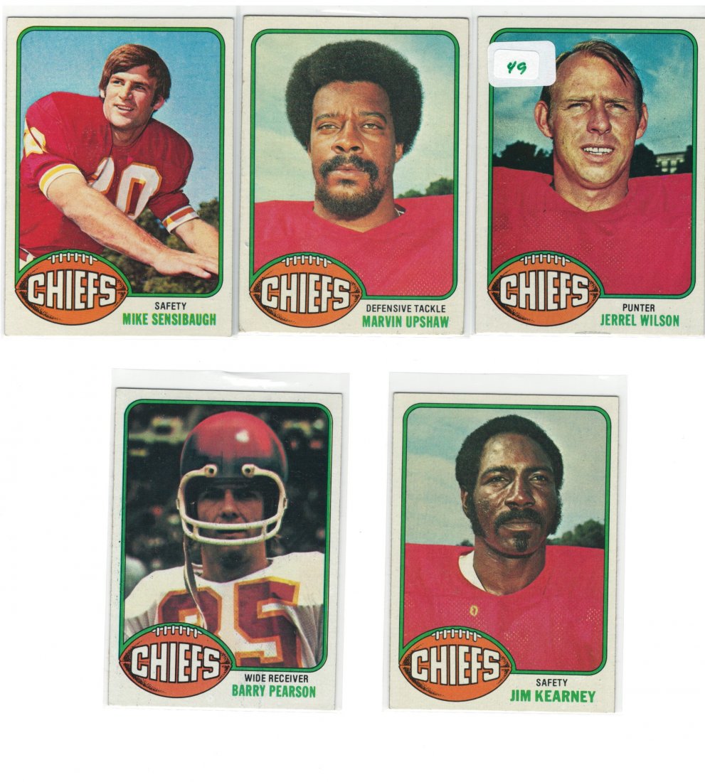 LOT OF 1976 VINTAGE CHEIFS CARDS: WITH JERREL WILSON,JIM KEARNEY AND MORE