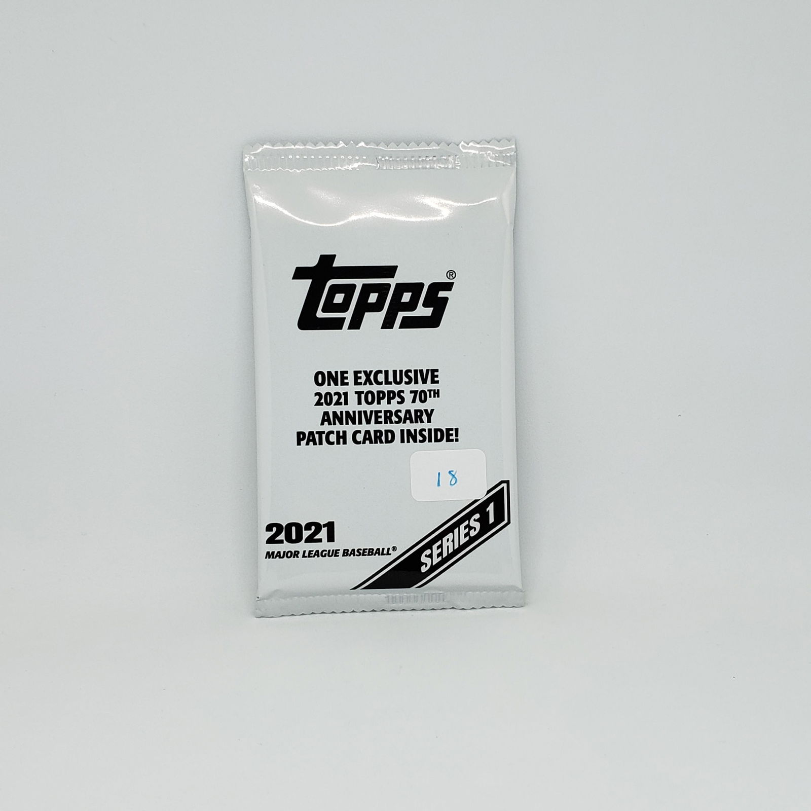 2021 TOPPS BASEBALL 70TH ANNIVERSARY PATCH CARD PACK (1 of 1)