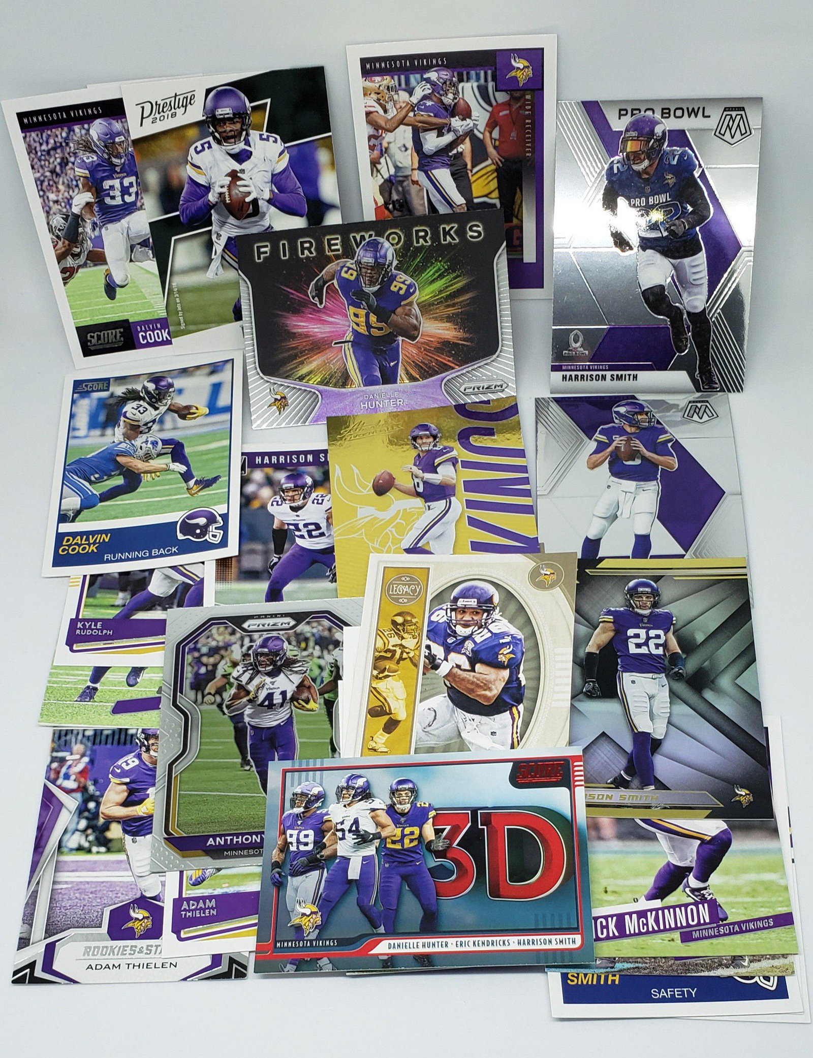 Lot of 30 MINNESOTA VIKINGS football cards: DALVIN COOK, STEFAN DIGGS, HARRISON SMITH, ADAM THIELEN