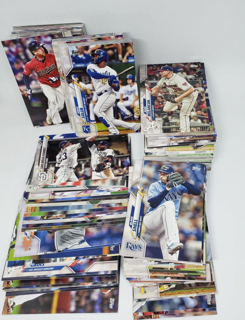 LOT OF 200 TOPPS 2020 BASEBALL CARDS W/ STARS INSERTS (1 of 1)