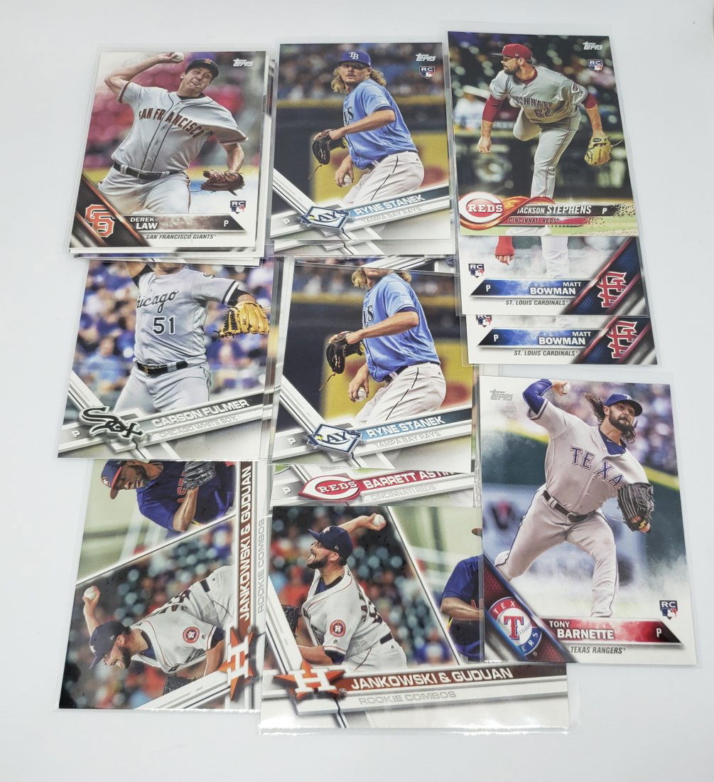 25 COUNT LOT OF BASEBALL ROOKIE CARDS 2016-17-18 TOPPS (1 of 1)