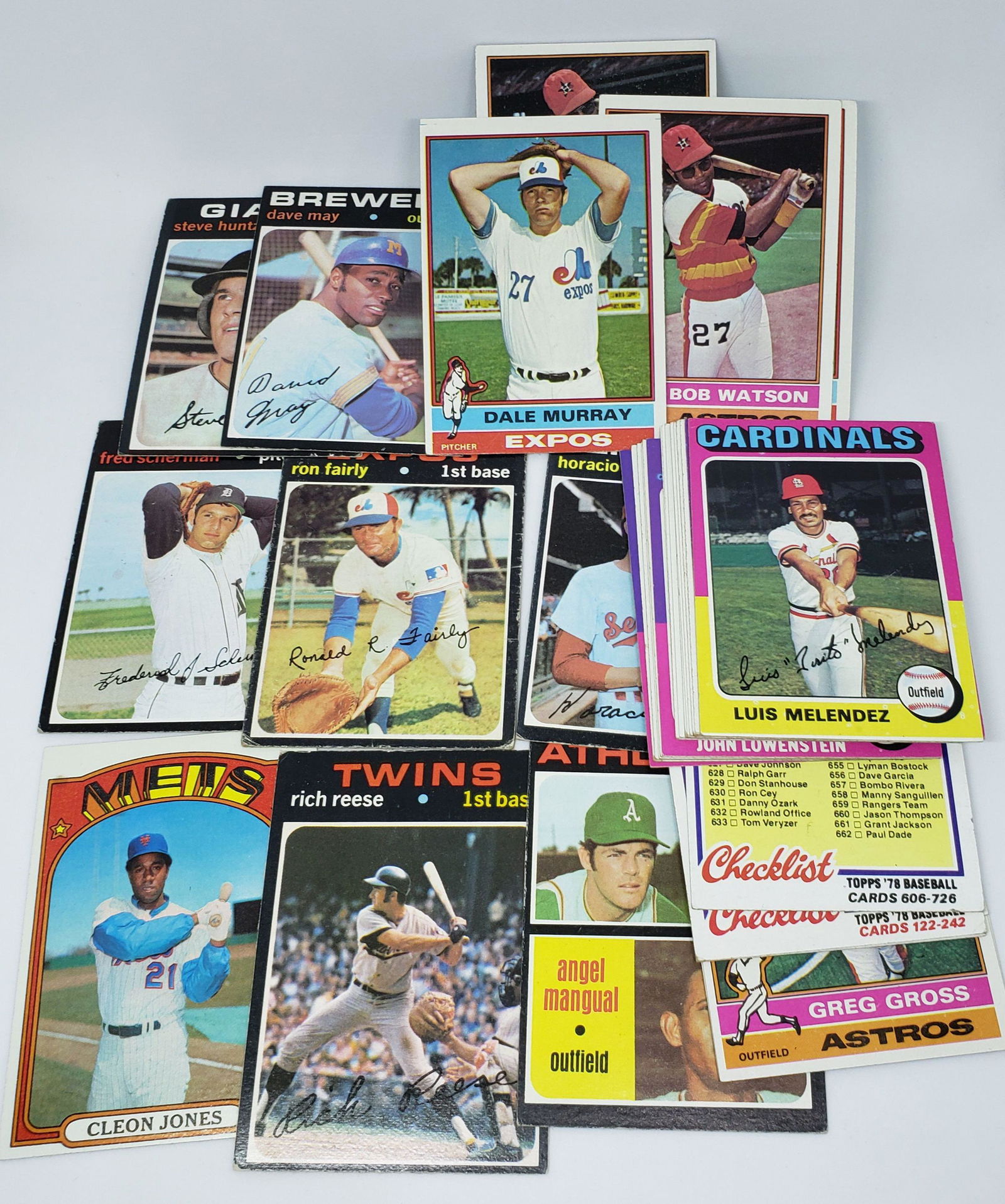 LOT OF 35 VINTAGE BASEBALL CARDS (1 of 1)