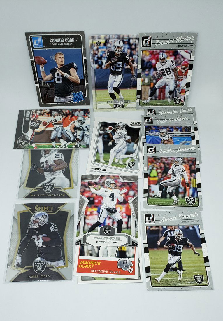 Lot of 25 Oakland LV Raiders Football Cards (1 of 2)
