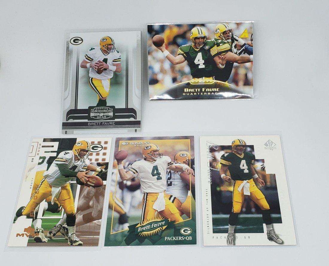Lot of 5 Brett Favre Green Bay Packers cards: Lot of 5 Brett Favre Green Bay Packers cards
