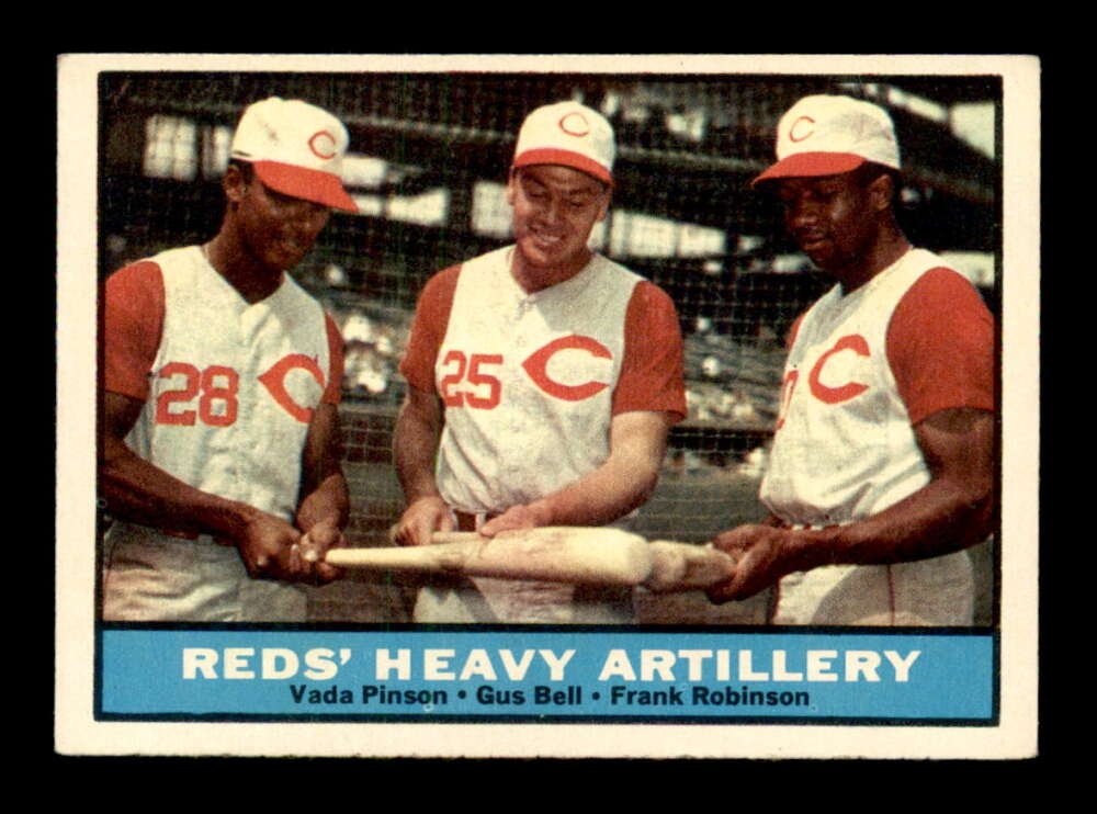 1961 Topps #25 Frank Robinson/Vada Pinson/Gus Bell (1 of 2)