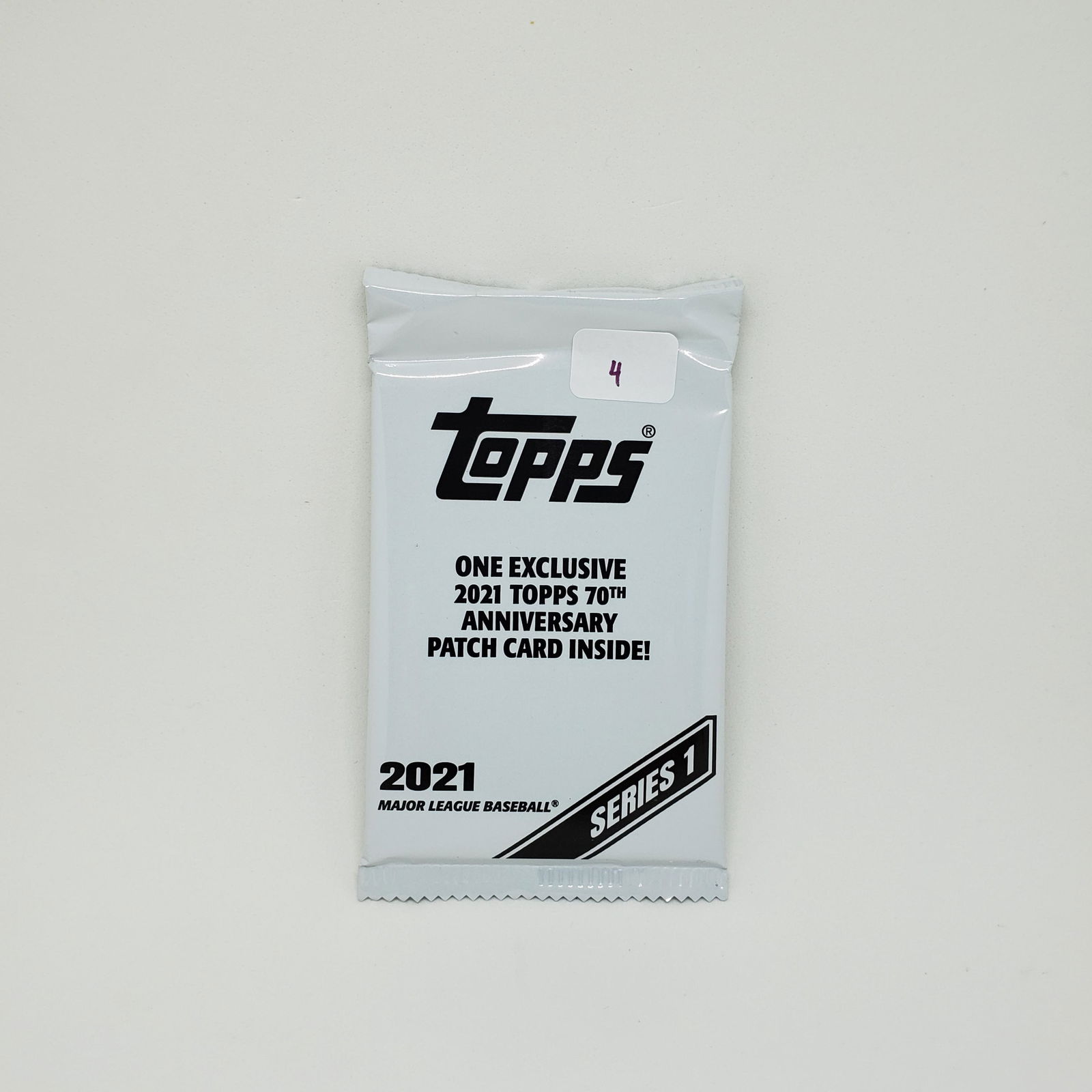 2021 Topps 70th Anniversary patch pack (1 of 1)