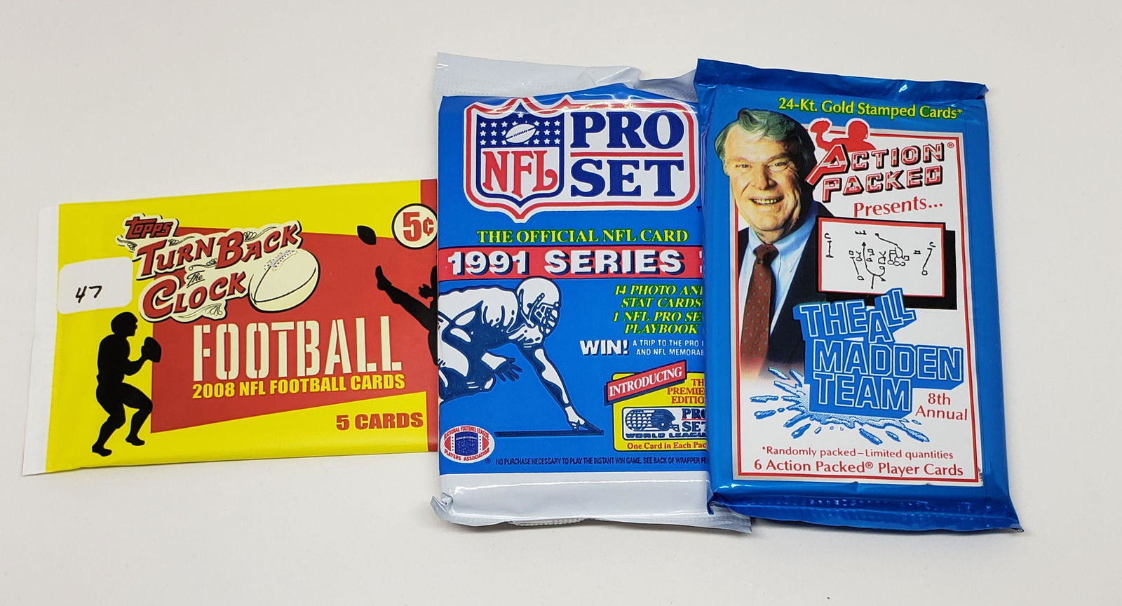 LOT OF 3 ASSORTED BASEBALL/FOOTBALL SEALED PACKS (1 of 1)