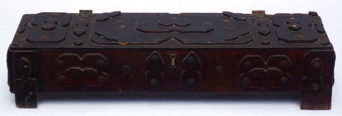 154 A C.1900 very unusual folk art, tramp art box (1 of 10)