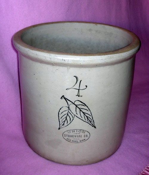 4 GALLON UNION STONEWARE CROCK BY RED WING: This is a very nice looking VINTAGE CROCK that says UNION STONEWARE CO. RED WING, MINN. And this crock has the UNION LABLE, BUT IT WAS MADE BY RED WING. It has a 4 on the front of the Crock - which me