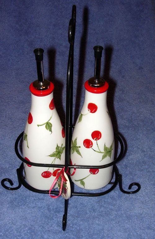 LONGABERGER VINEGAR & OIL SET WITH HOLDER