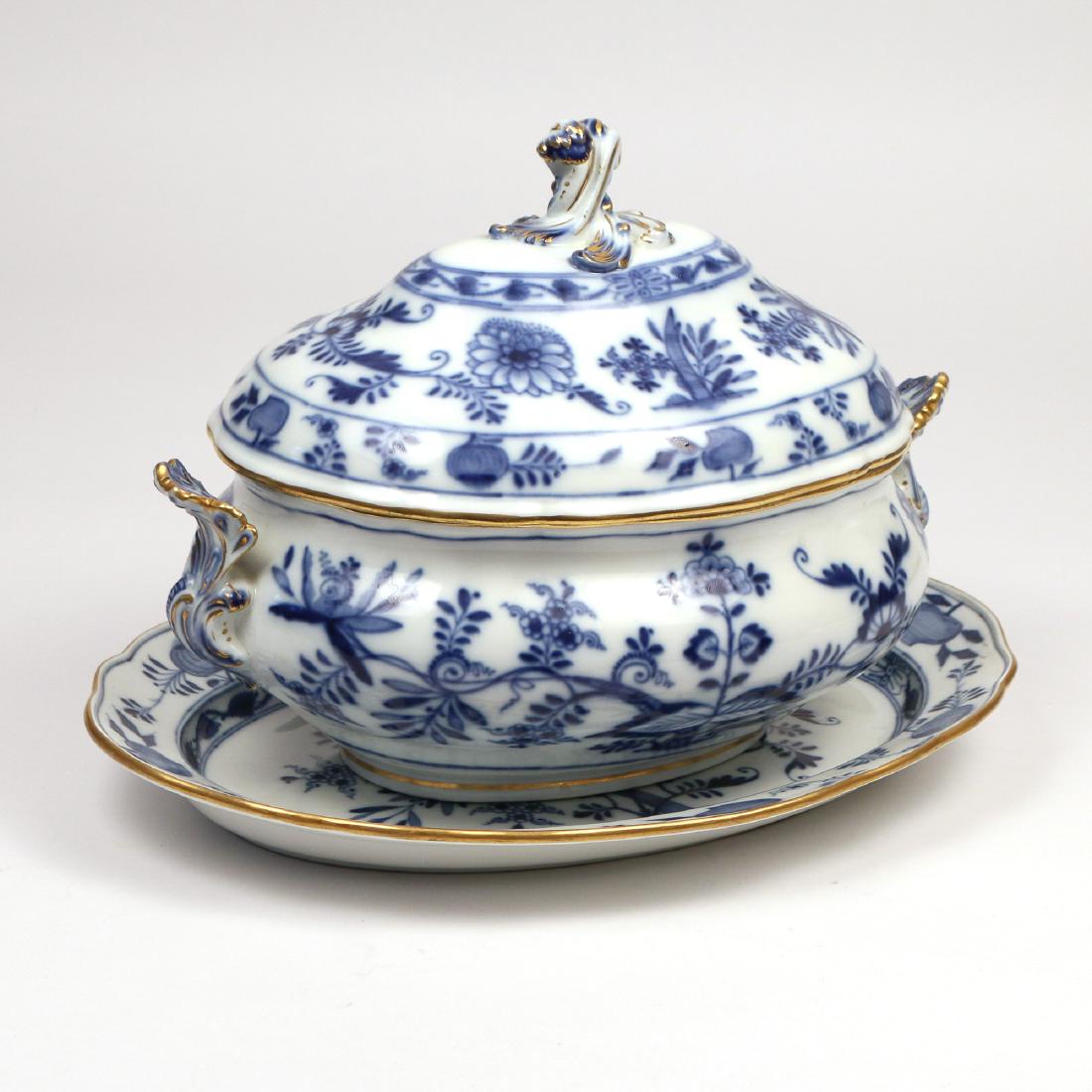 MEISSEN PORCELAIN TUREEN & UNDERPLATE (1 of 6)
