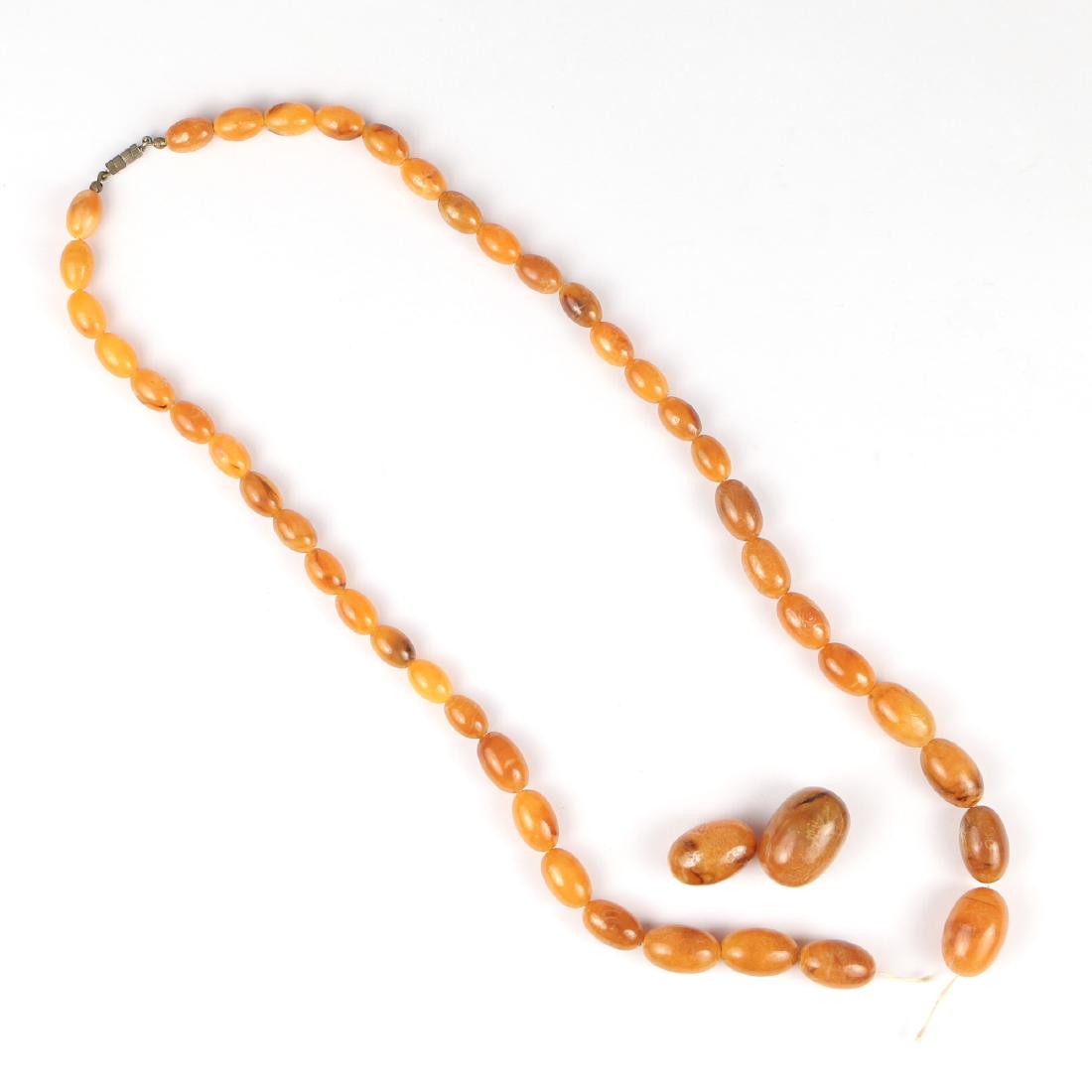 COLLECTION OF AMBER BEADS (1 of 2)