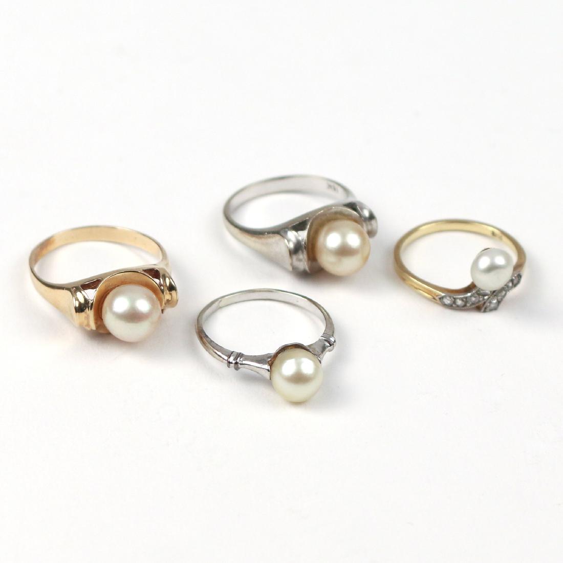 (4pc) PEARL & GOLD RINGS (1 of 1)
