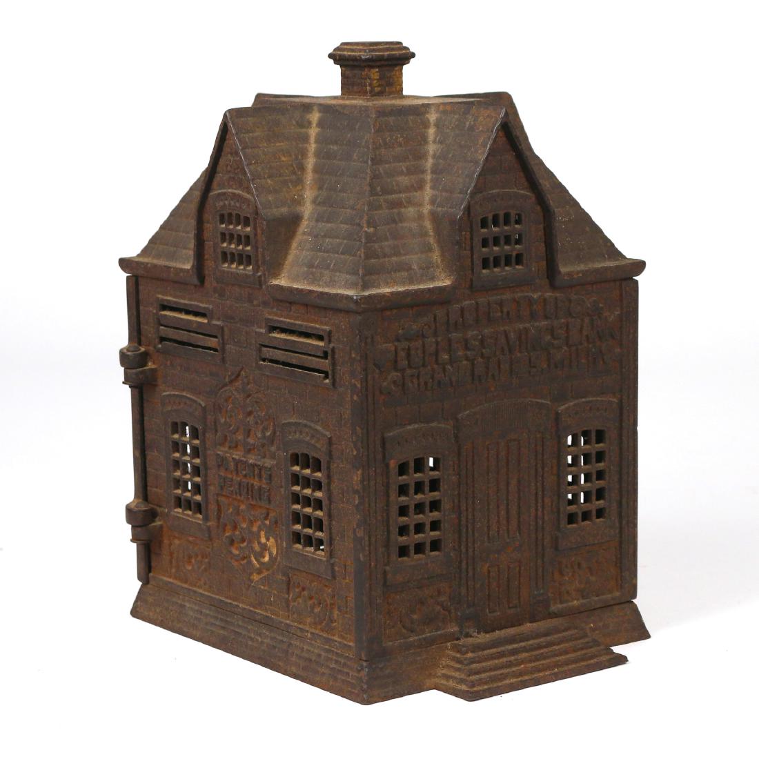 ANTIQUE LARGE CAST IRON STILL BANK (1 of 4)