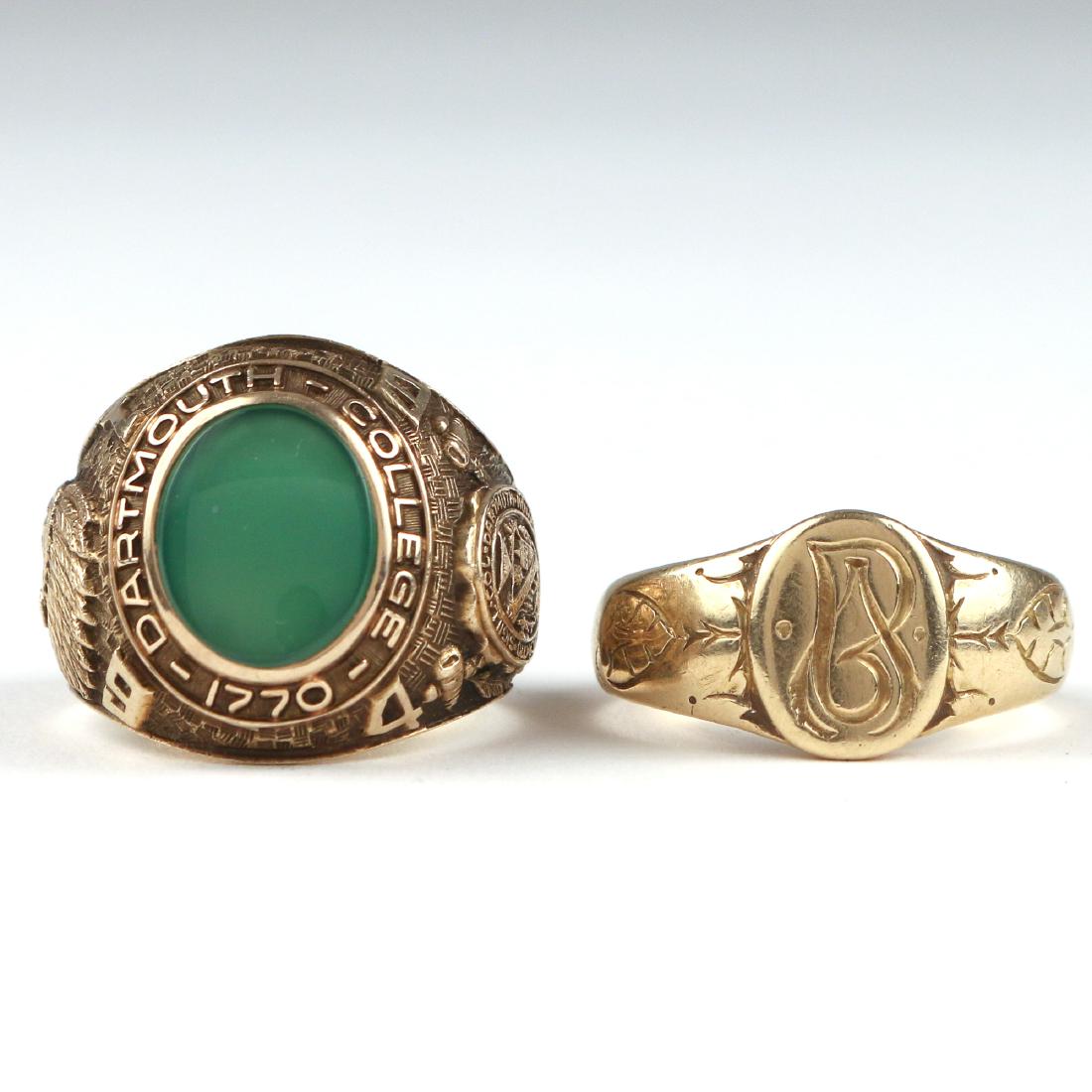 (2pc) MAN’S 10 & 14k GOLD RINGS: Including a (tested to) 14k gold engraved signet ring (size7-1/2, 9.3g), and a 10k Dartmouth College signet ring dated 1946, engraved interior, with green [probably] chalcedony (size 8, 14.9g) Provena