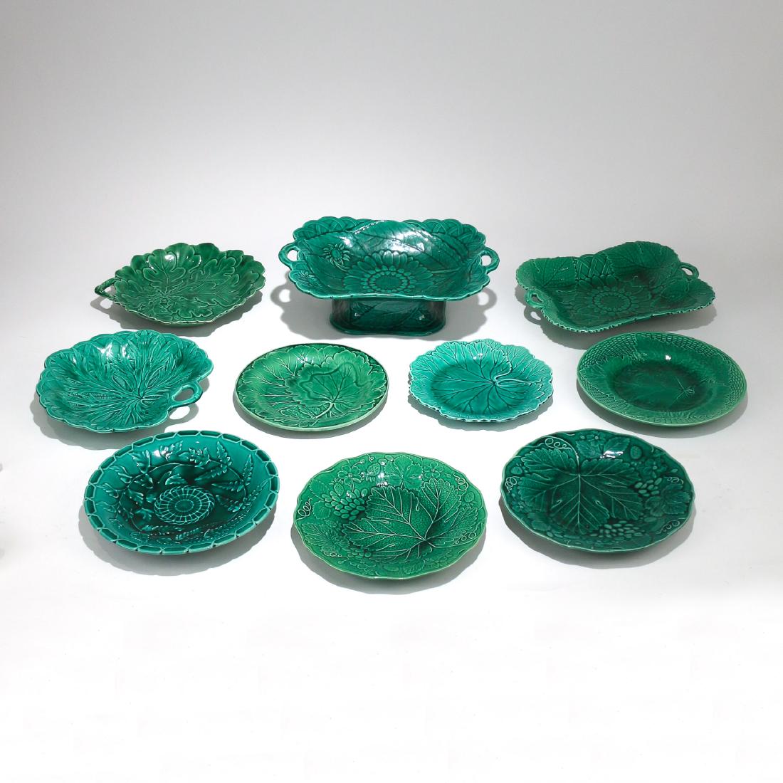 (10pc) ANTIQUE MAJOLICA PLATES & TRAYS (1 of 9)