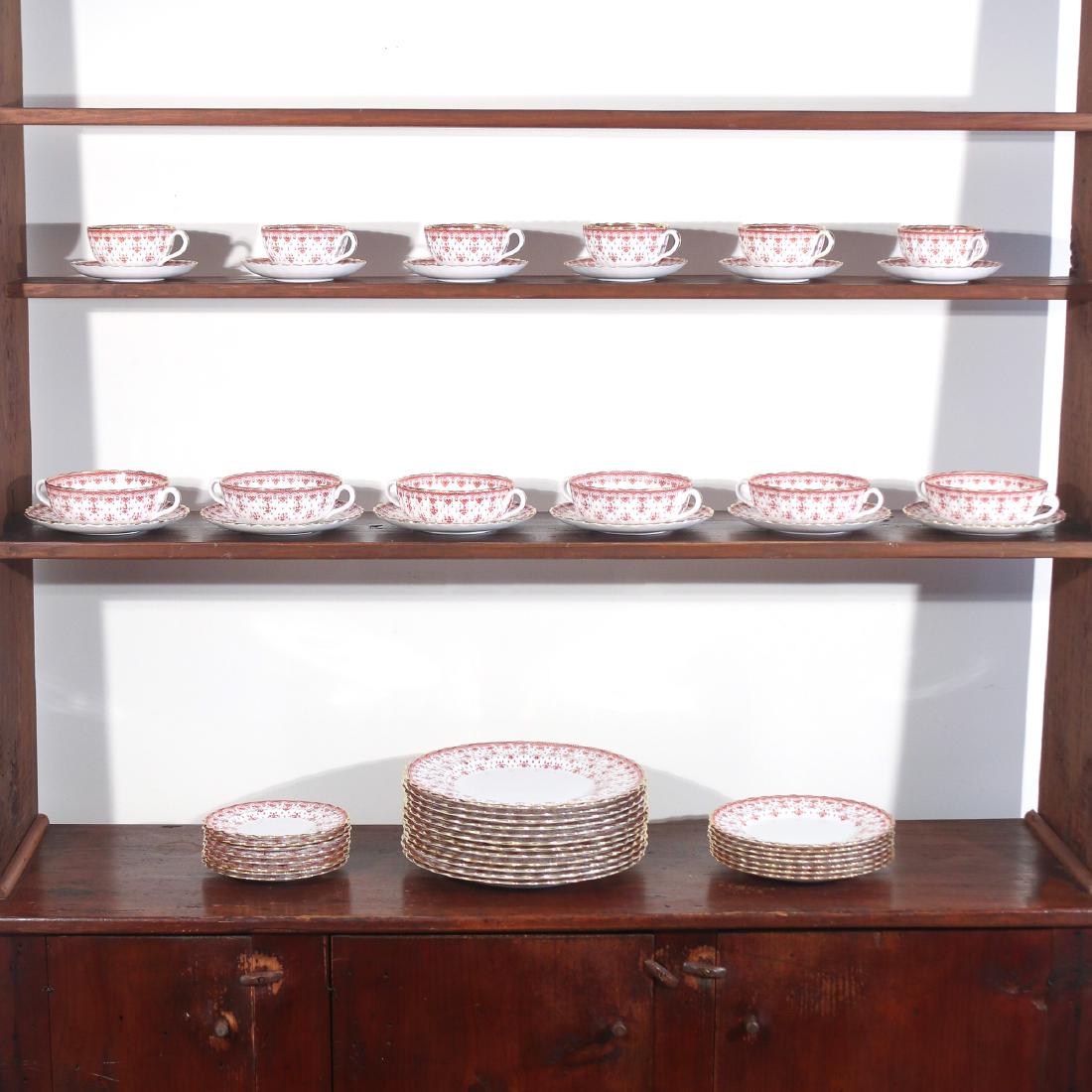 (44pc) SPODE GILT FLEUR-DE-LIS CHINA SERVICE (1 of 3)