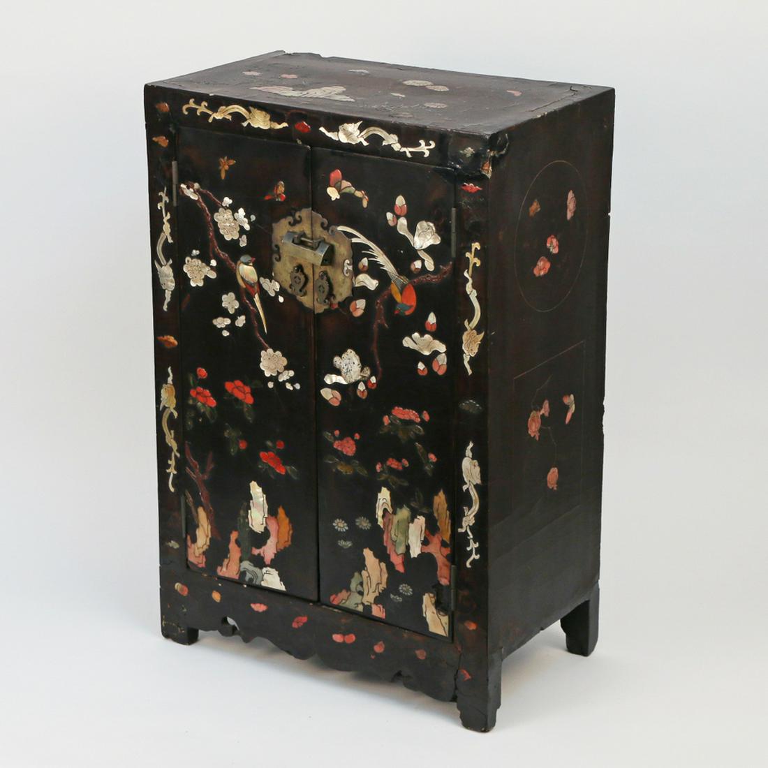 CHINESE LACQUER & COROMANDEL SIDE CABINET (1 of 7)