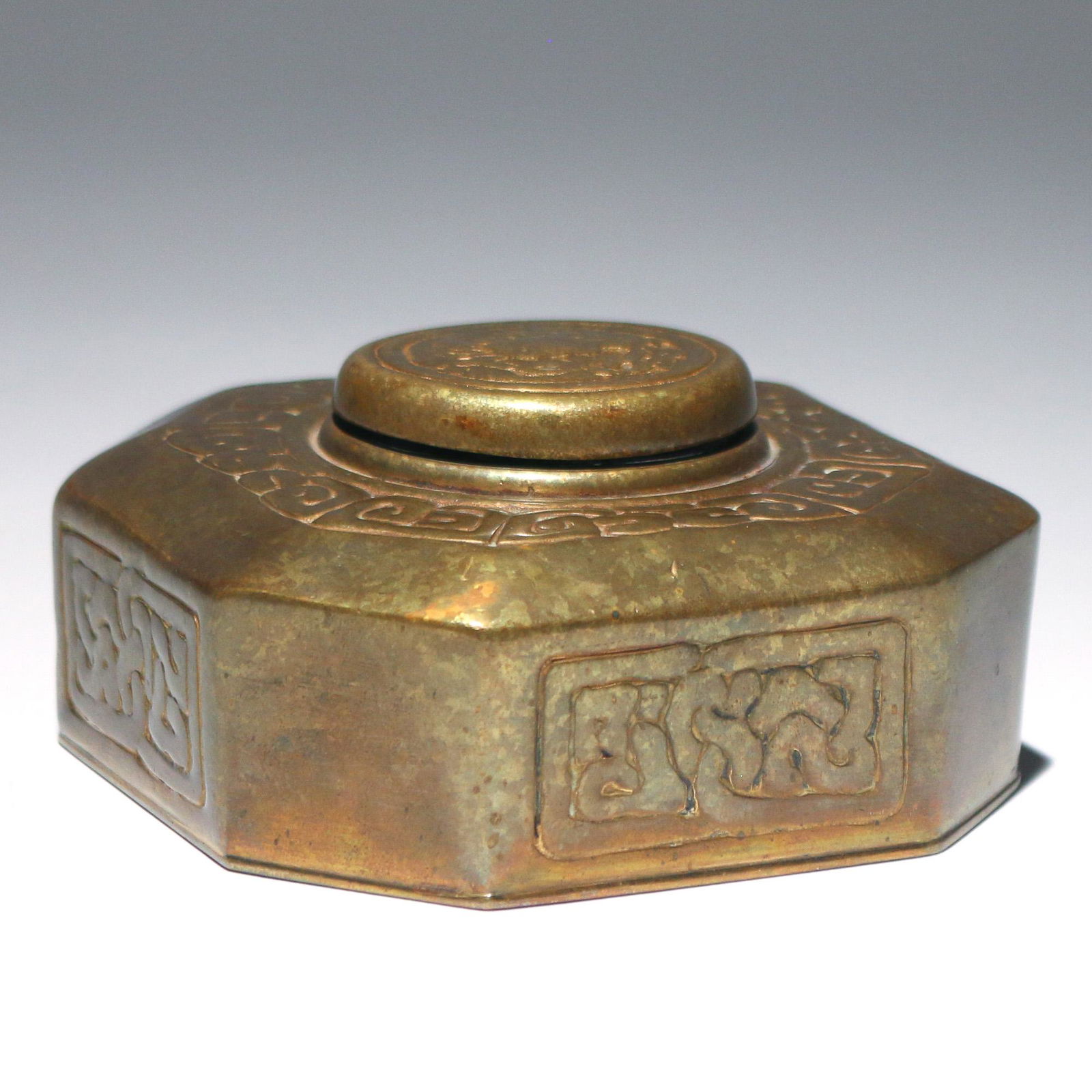 TIFFANY STUDIOS BRONZE ZODIAC PATTERN INKWELL (1 of 3)