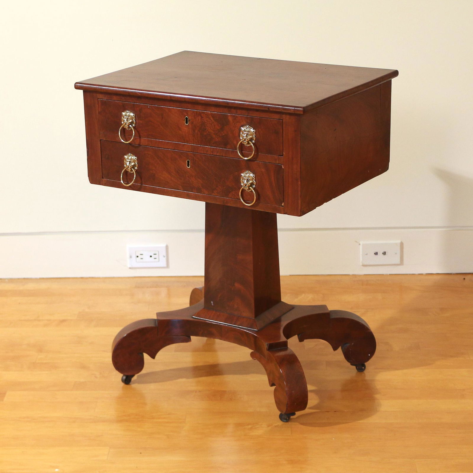 CLASSICAL MAHOGANY TWO-DRAWER STAND (1 of 3)