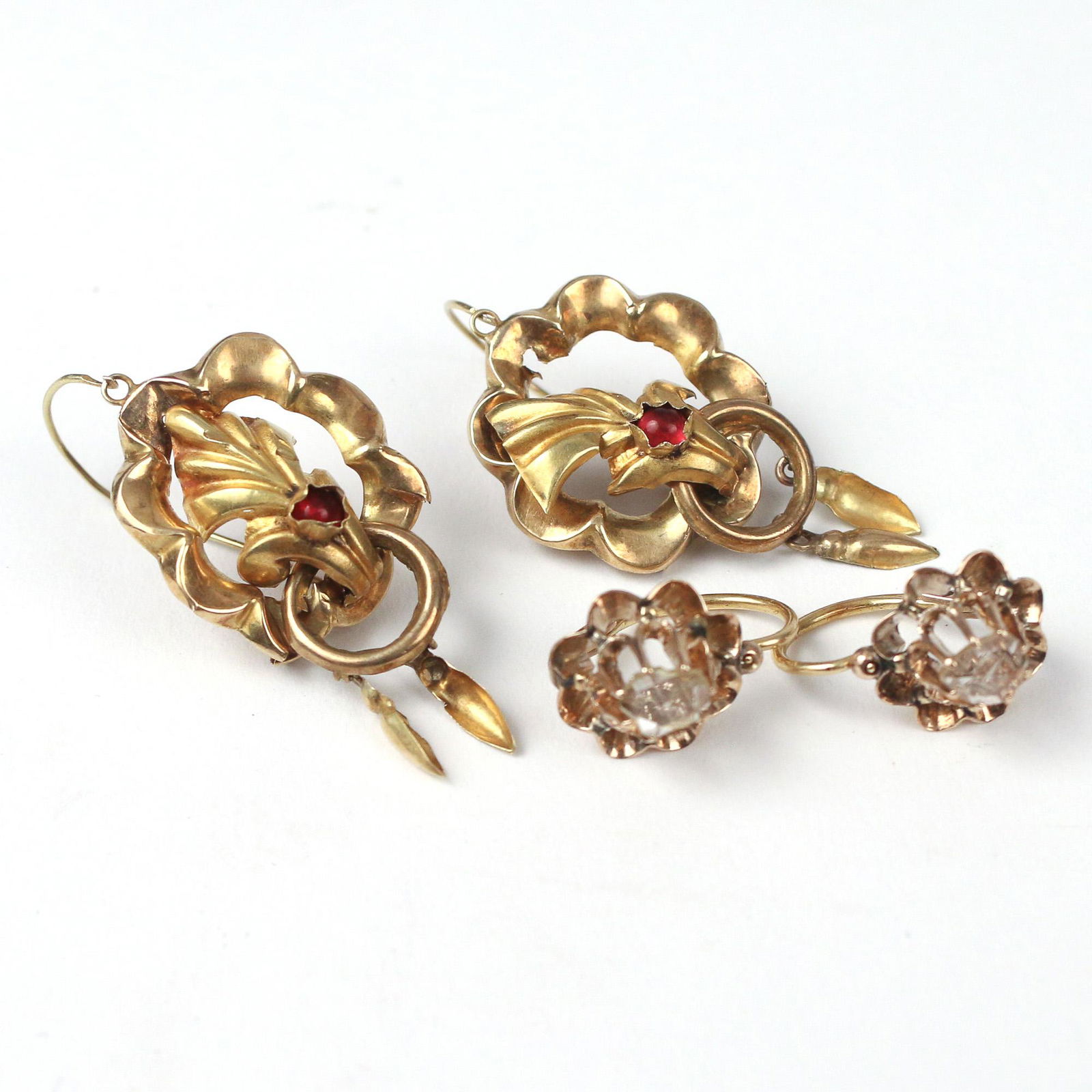 (4pc) TWO PAIRS OF VICTORIAN GOLD EARRINGS (1 of 2)