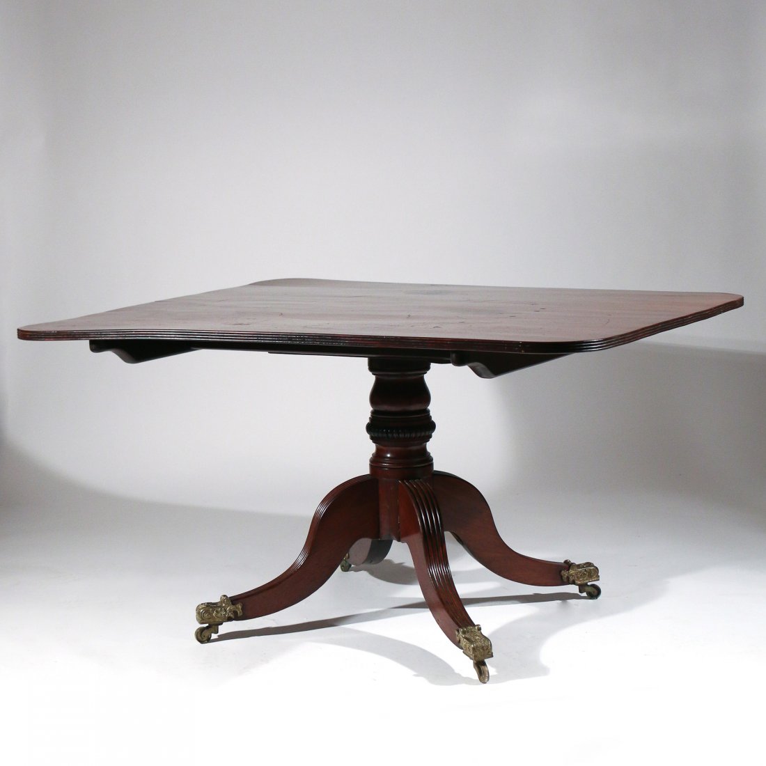 CLASSICAL MAHOGANY BREAKFAST TABLE (1 of 9)